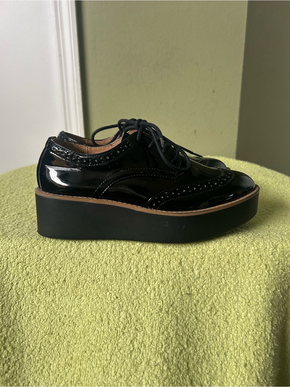 Madden Girl Black Patent Platform Oxford Women's Shoes Sz 5.5